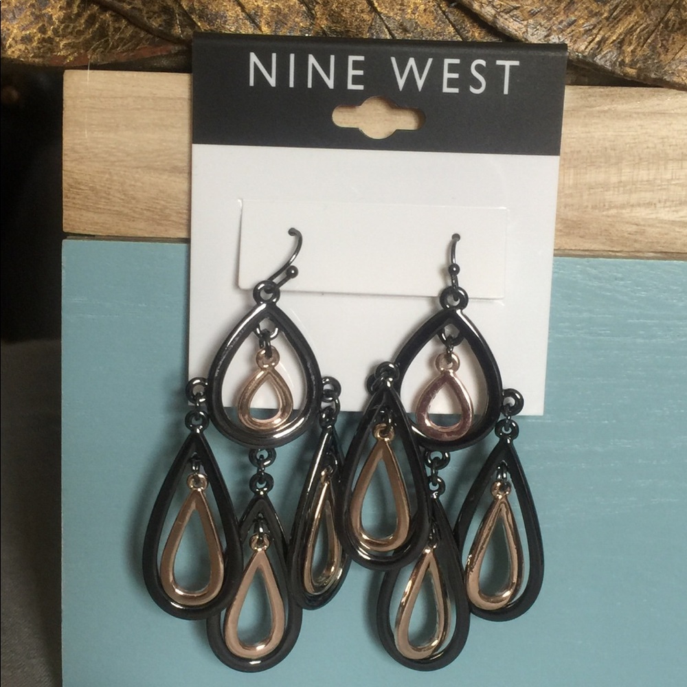 Nine West gorgeous chandelier earrings